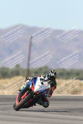 media/Oct-30-2025-Racers Edge (Thu) [[dabbdaf680]]/3-B Group/Session 4 Turn 16/